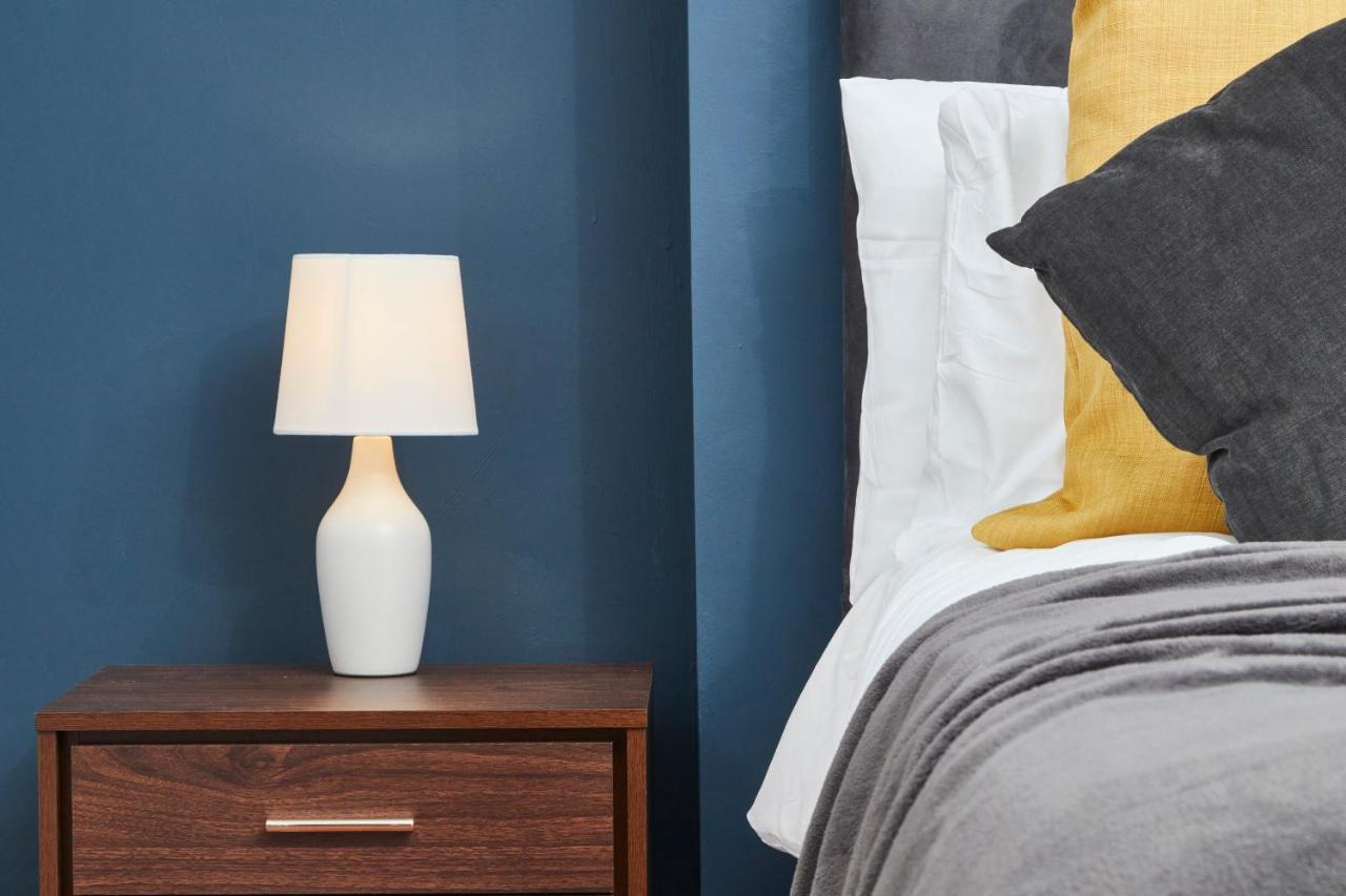 5 Bed House In Leamington Spa Perfect For Contractors With 7 Beds By Purestay - 14 Night Min! 외부 사진