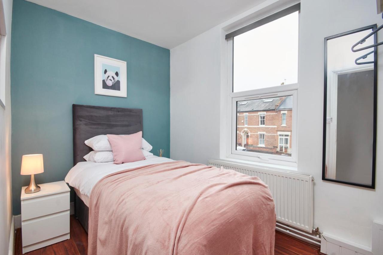 5 Bed House In Leamington Spa Perfect For Contractors With 7 Beds By Purestay - 14 Night Min! 외부 사진
