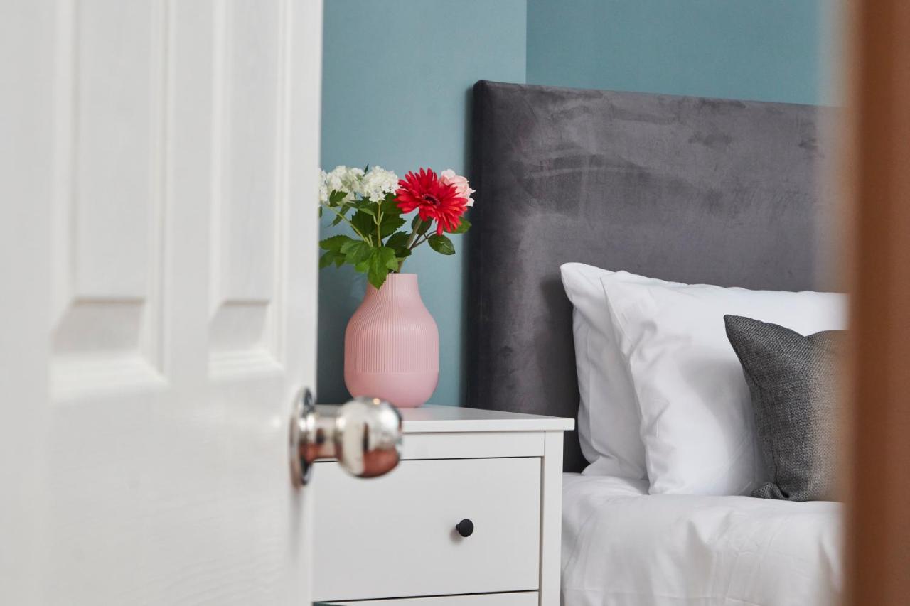 5 Bed House In Leamington Spa Perfect For Contractors With 7 Beds By Purestay - 14 Night Min! 외부 사진