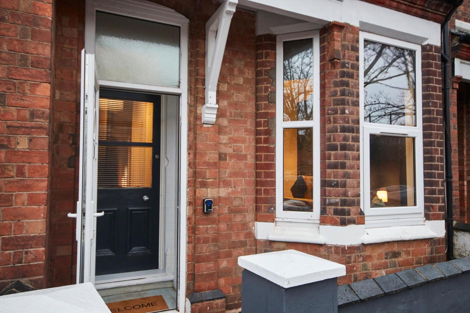 5 Bed House In Leamington Spa Perfect For Contractors With 7 Beds By Purestay - 14 Night Min! 외부 사진